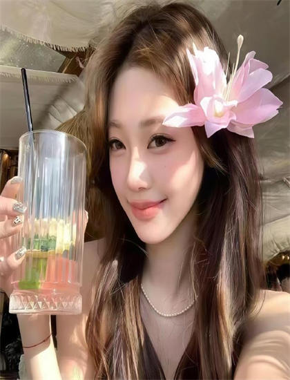 韩国电影霜花店_女人下面好大_我c了瑜伽老师一节课作文